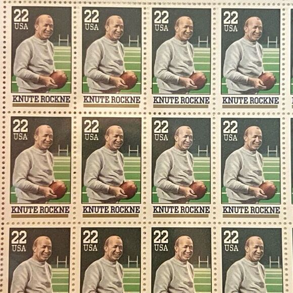 MNH 1988 Scott #2376 KNUTE ROCKNE Sheet of 50 US 22¢ Stamps - Picture 2 of 2